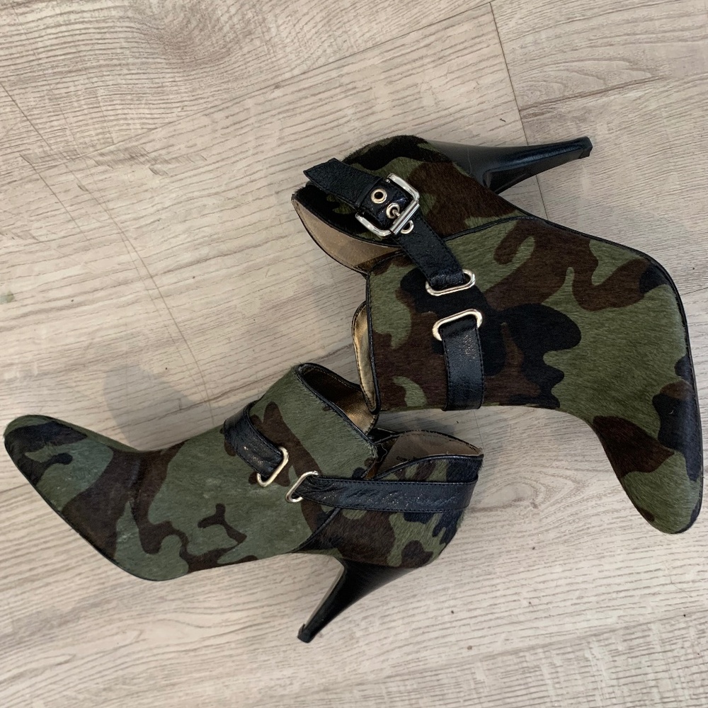 Nine West dark green camo ankle boots with spike heels